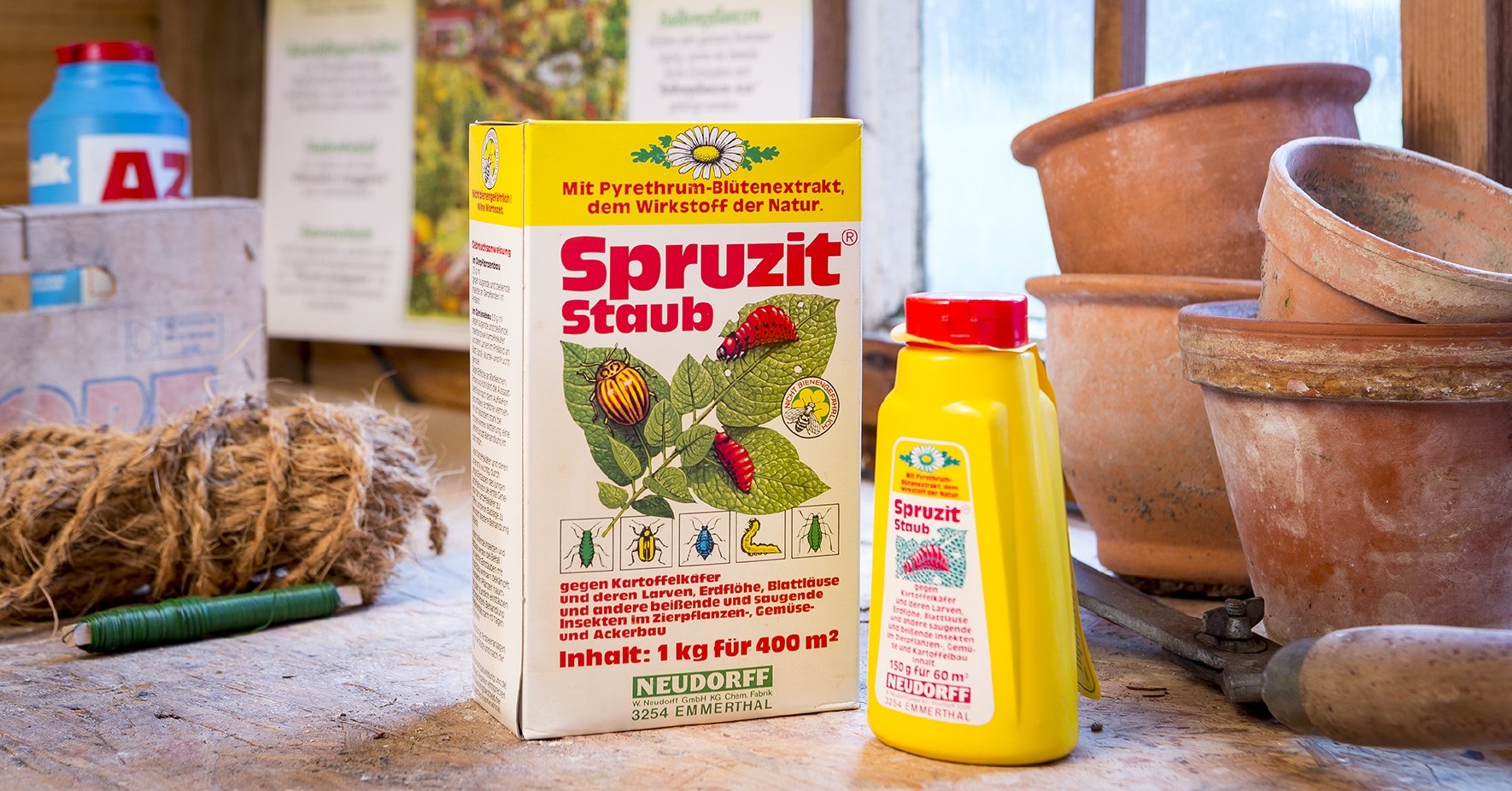 Tuote Spruzit Staub entisessä pakkauksessaan Tuote Spruzit Staub entisessä pakkauksessaan